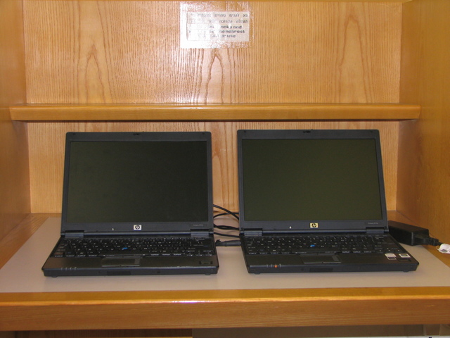 Two HP 2510p from the front