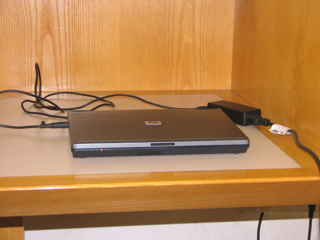 Closed HP 2510p from the front